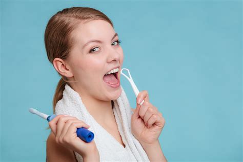 12 Tongue Washing Tips For Fresher Breath