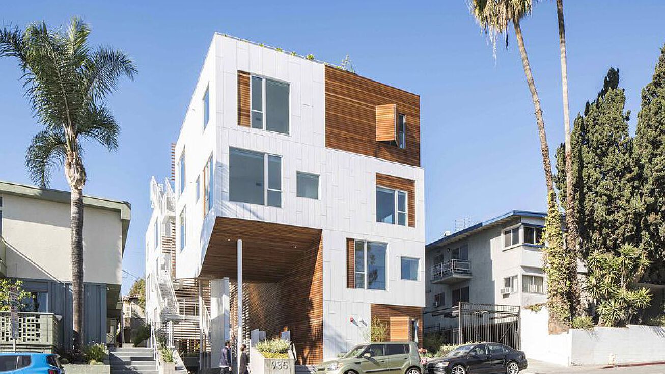 310 N San Vicente Blvd