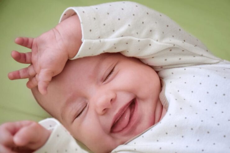 7 Best And Easy Ways To Clean Your Baby Tongue