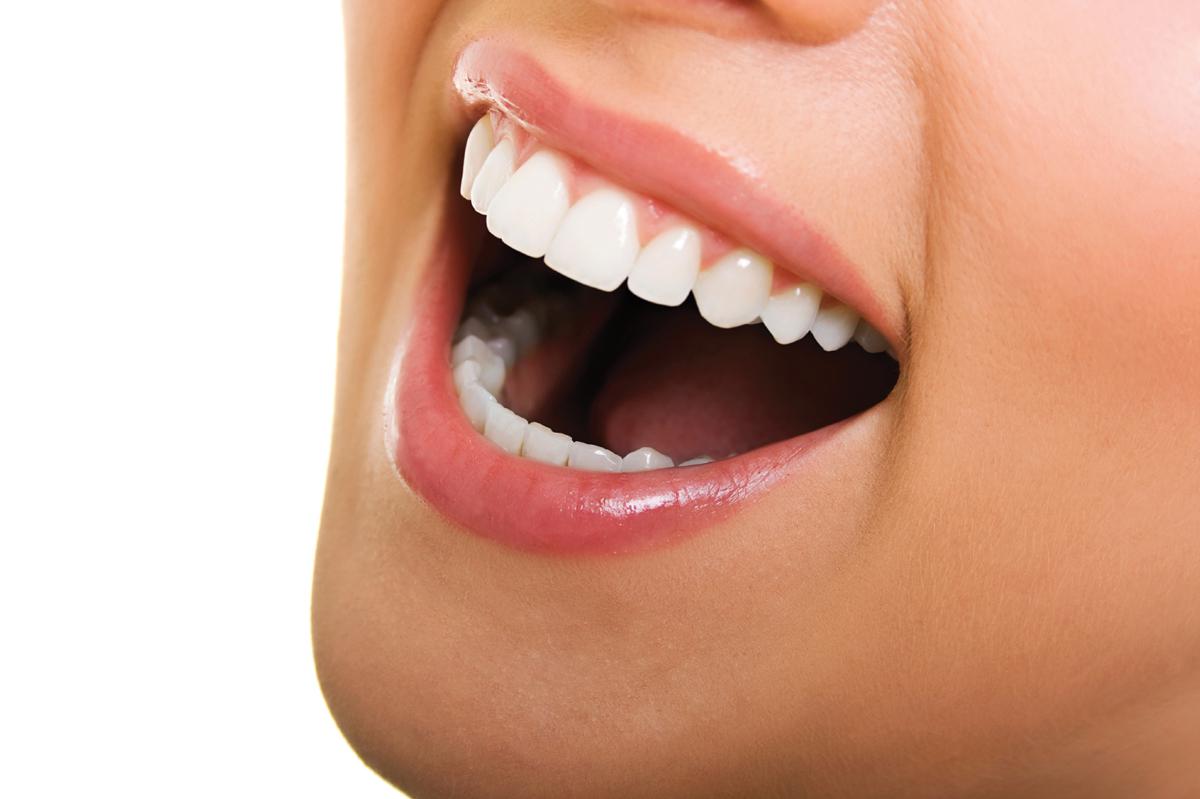 Drinks That Don't Stain: Teeth Whitening Guide