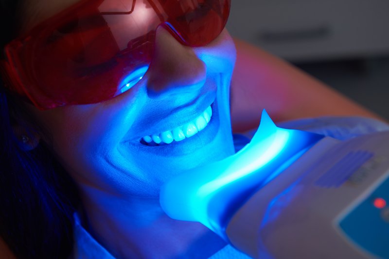 How To Whiten Bonded Teeth Effectively? Simple Tips